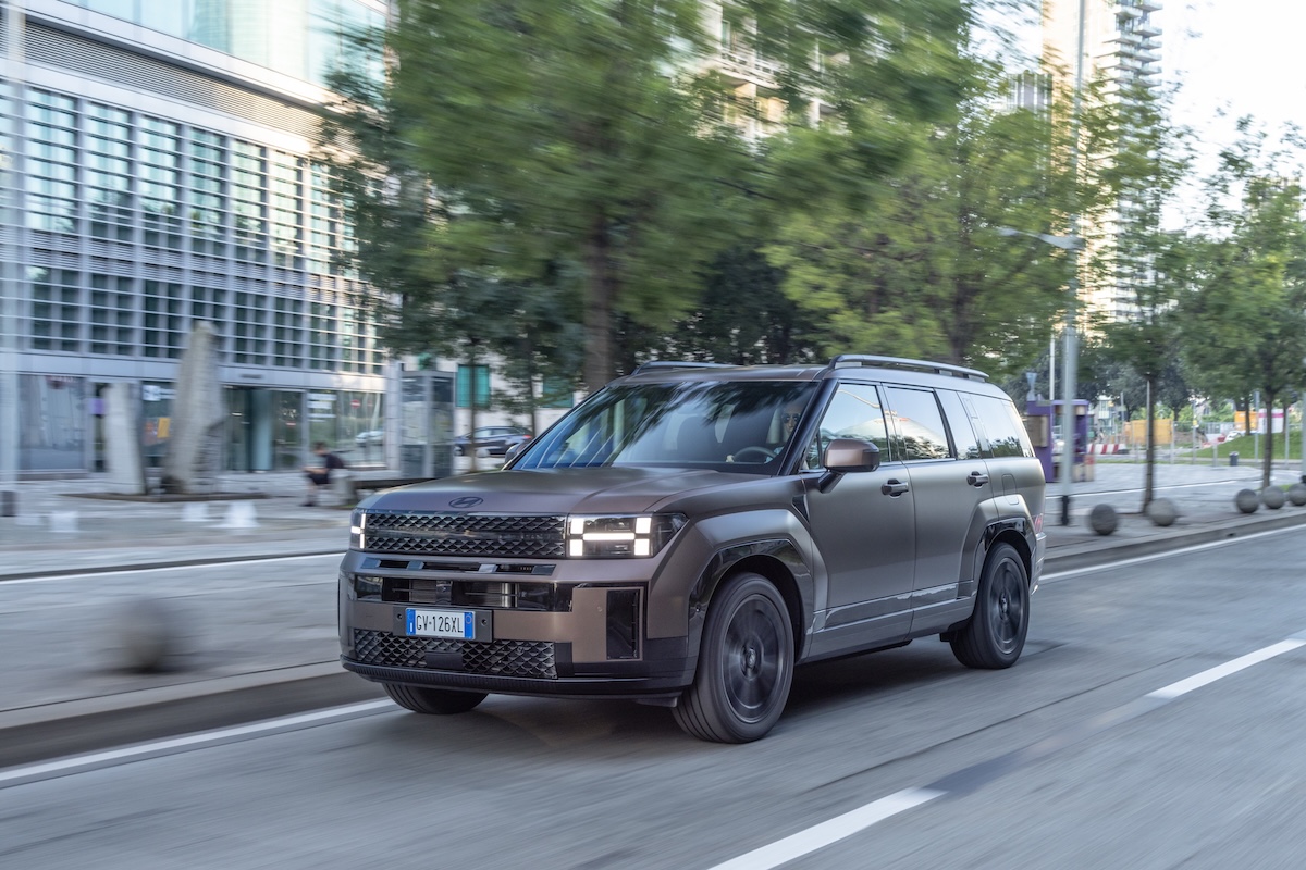 https://www.affaritaliani.it/static/upl2025/hyun/0004/hyundai_santa_fe-75861.jpg