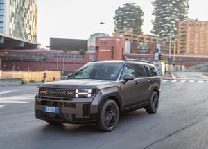 Hyundai Santa Fe PHEV MY26 debutta: piÃ¹ potenza, piÃ¹ smart, stesso DNA da grande SUV