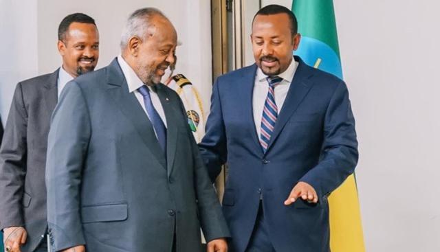 Il primo ministro etiope Abiy Ahmed ha salutato il presidente di Gibuti Ismail Omar Guelleh all’aeroporto internazionale di Bole il 29 marzo 2022. (Foto ENA) Il primo ministro etiope Abiy Ahmed ha salutato il presidente di Gibuti Ismail Omar Guelleh all’aeroporto internazionale di Bole il 29 marzo 2022. (Foto ENA)