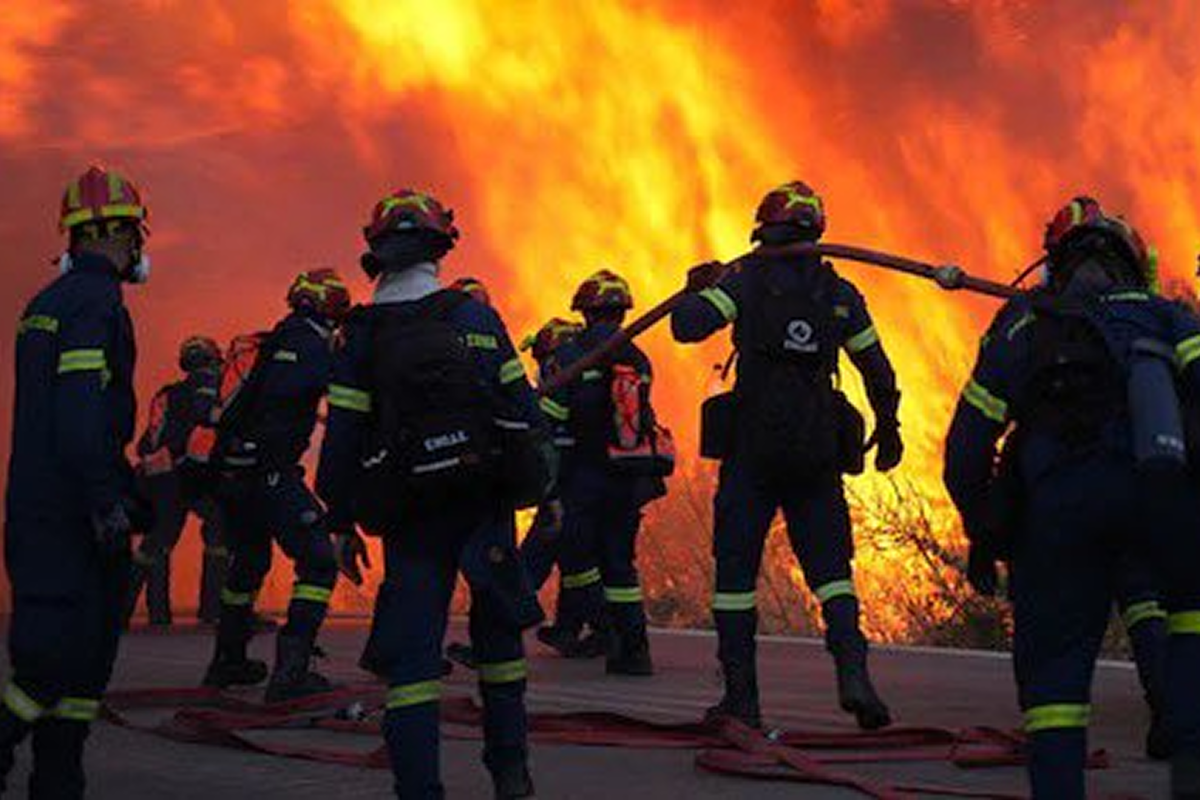 Vacanze da incubo, Creta va a fuoco: incendi in tutta l