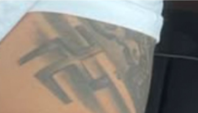 Chef Paolo Cappuccio nella bufera: non solo l'annuncio omofobo. Pure i tatuaggi con fascio littorio e svastica- FOTO