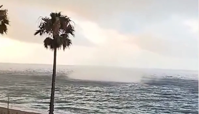 Savona, una tromba d'aria si abbatte sulla spiaggia. Le immagini mozzafiato