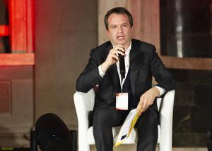 Marco Carrai, uno tra i piÃ¹ fidati consiglieri di Matteo Renzi, esce dal business dell'editoria