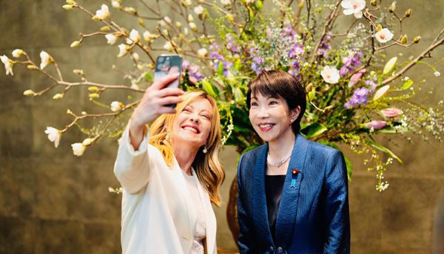 Meloni e Takaichi, due donne alla guida della nuova destra. E ora il mondo guarda all'asse Roma-Tokyo