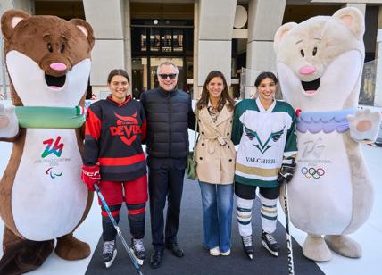 Ice Hockey Playground: l'evento di Fiera Milano trasforma Piazza San Babila in un'arena olimpica. VIDEO