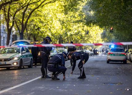 Milano, 87enne investito da un furgone e ucciso: caccia al pirata della strada