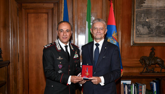 Intesa Sanpaolo, il Generale Antonio de Vita insignito della Croce dâ€™oro al Merito dellâ€™Arma dei Carabinieri