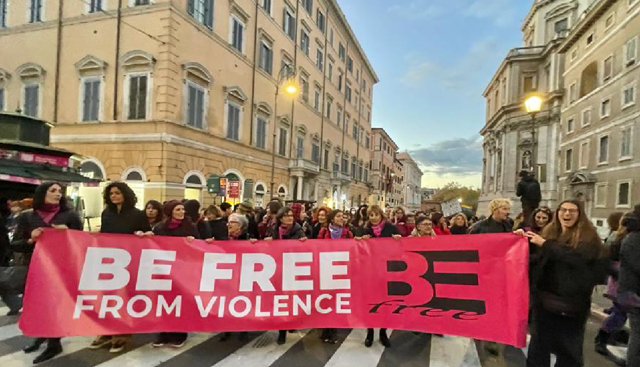 Intesa Sanpaolo al fianco di Be Free per rafforzare i servizi antiviolenza con il progetto 'Libere di Ricostruire'