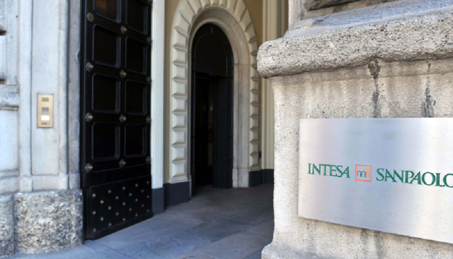 Intesa Sanpaolo sostiene FUTURA: 350 ragazze accompagnate verso studio, lavoro e autonomia