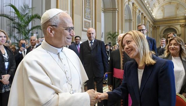 Vaticano capitale della (possibile) pace in Ucraina. E cattolici con il Centrodestra sul fine vita. Il senso dell'incontro di Meloni con il Papa e con Parolin