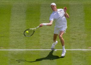 Tennis, colpo di scena: forfait di Sinner al torneo di Toronto. Anche Djokovic out