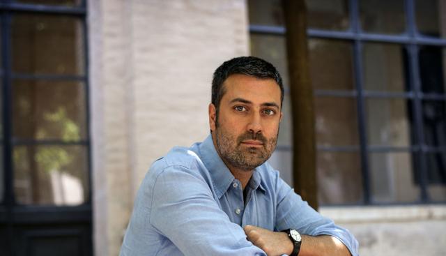 Chi è Andrea Bajani, il fresco vincitore del Premio Strega. I suoi libri tradotti in 17 Paesi