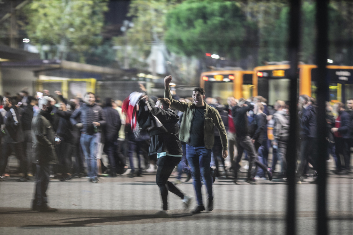 Nizza–Roma, 102 ultras giallorossi fermati a Nizza: sequestrate mazze e coltelli. Stasera si gioca con 400 agenti impiegati