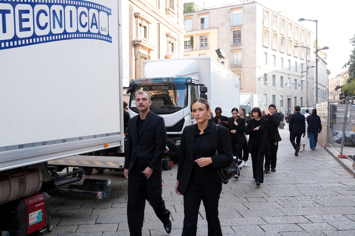 Milano, riprese del film Il Diavolo Veste Prada 2