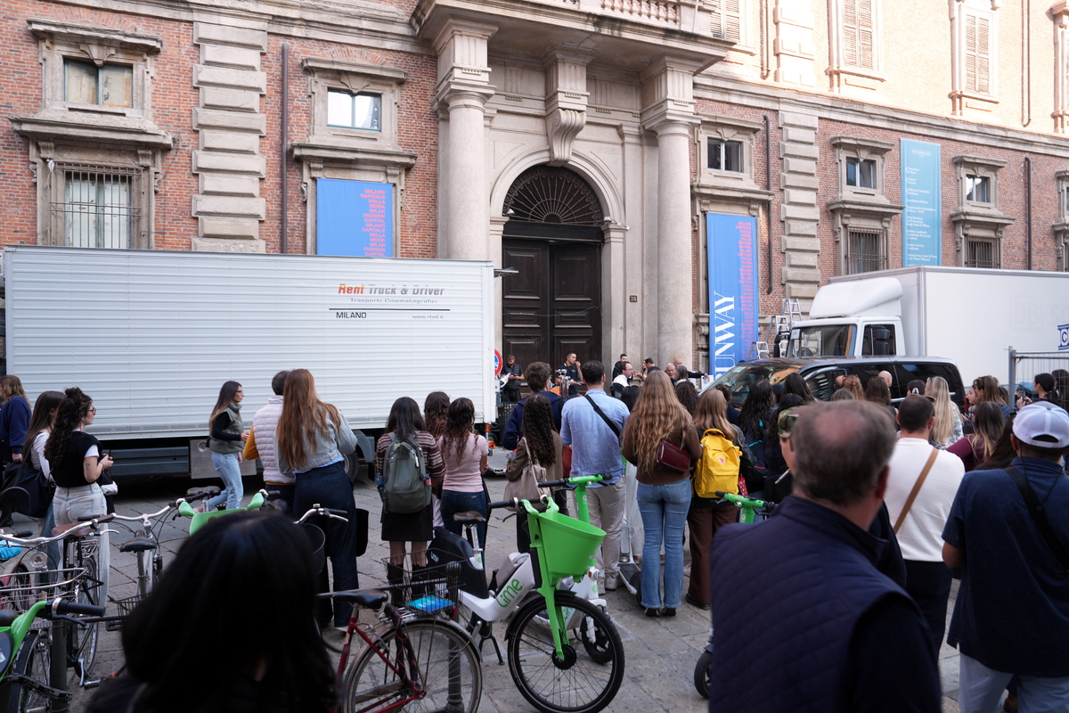 Milano, riprese del film Il Diavolo Veste Prada 2