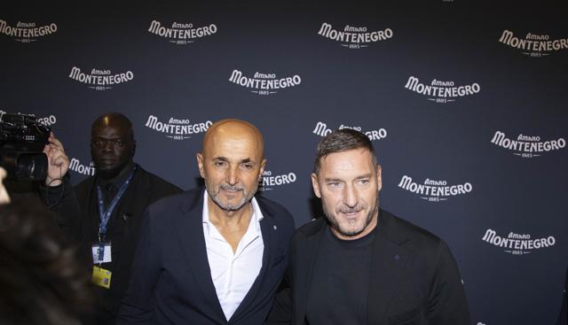 Luciano Spalleti e Francesco Totti alla presentazione dello spot dell'amaro Montenegro - Foto Ipa Luciano Spalleti e Francesco Totti alla presentazione dello spot dell'amaro Montenegro - Foto Ipa