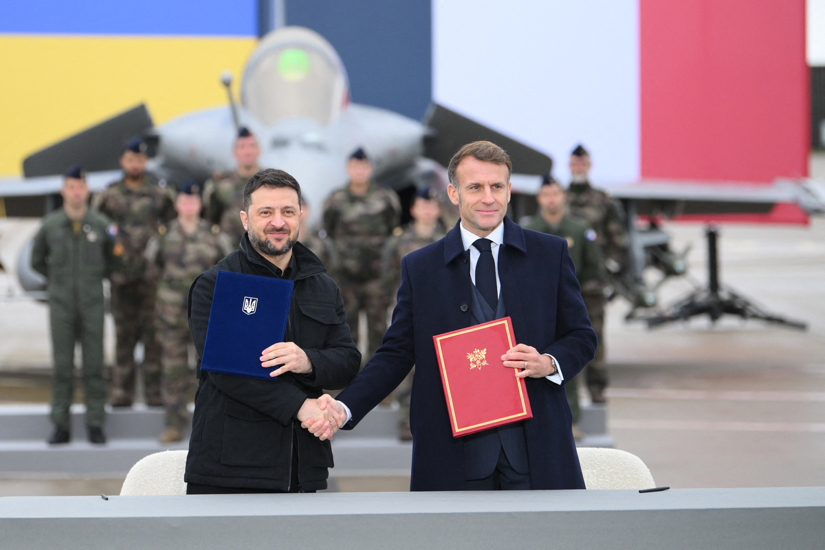 Vladmiri Zelensky e Emmanuel Macron Vladmiri Zelensky e Emmanuel Macron