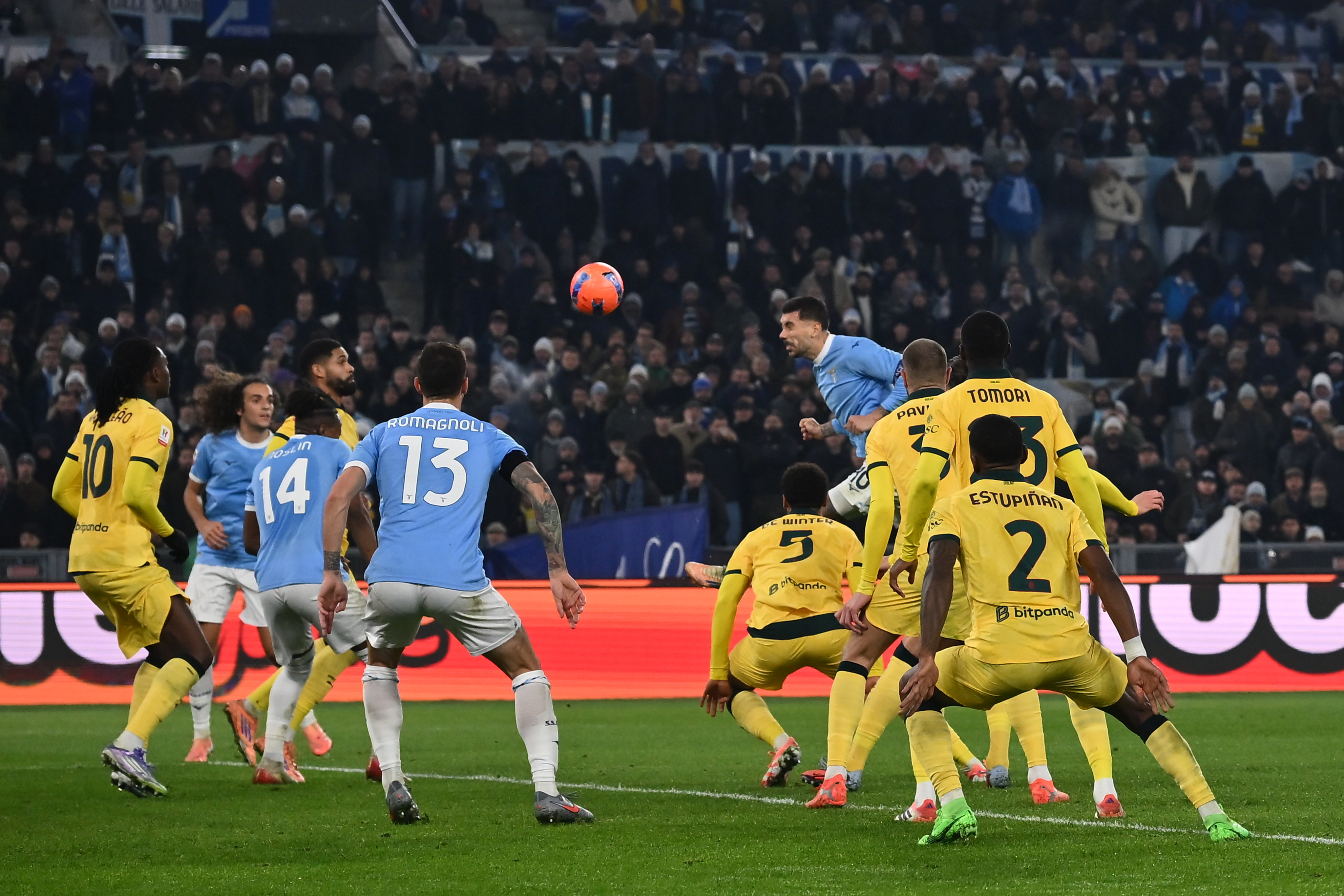 Lazio-Milan, ma c'era il calcio d'angolo sul gol di Romagnoli... quanti dubbi - L'analisi alla moviola