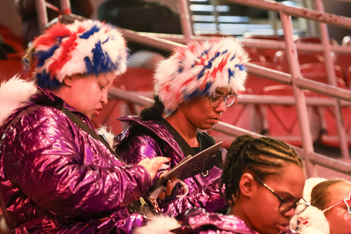 Atmosfera a San Siro per la cerimonia di apertura delle Olimpiadi invernali Milano Cortina