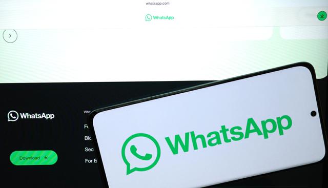"WhatsApp limita l’accesso agli AI concorrenti e danneggia altri operatori di mercato": ecco perché la Commissione UE punta il dito contro Meta