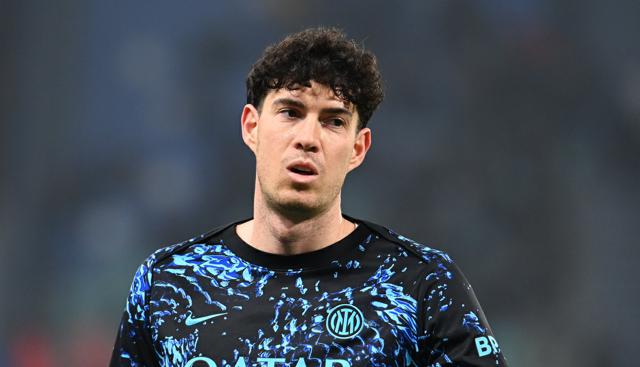 Inter-Juve, Bastoni torna sul fallo simulato: "Dette tante falsità". E poi denuncia: "Mia moglie minacciata di morte"