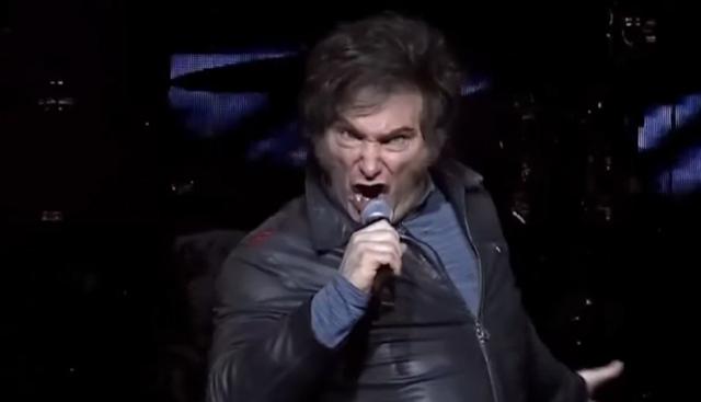 Argentina, governo Milei travolto dagli scandali: Il presidente reagisce… con uno show musicale