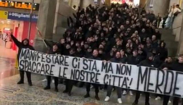 La manifestazione dei tifosi juventini a Milano