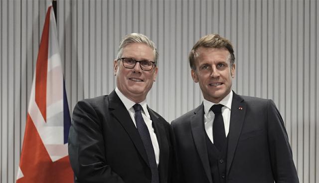 Guerra in Ucraina, l’Europa ci riprova: i Volenterosi preparano un nuovo summit, al timone Macron e Starmer
