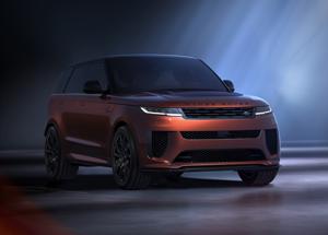 Range Rover Sport SV Carbon: il SUV che trasforma la potenza in arte