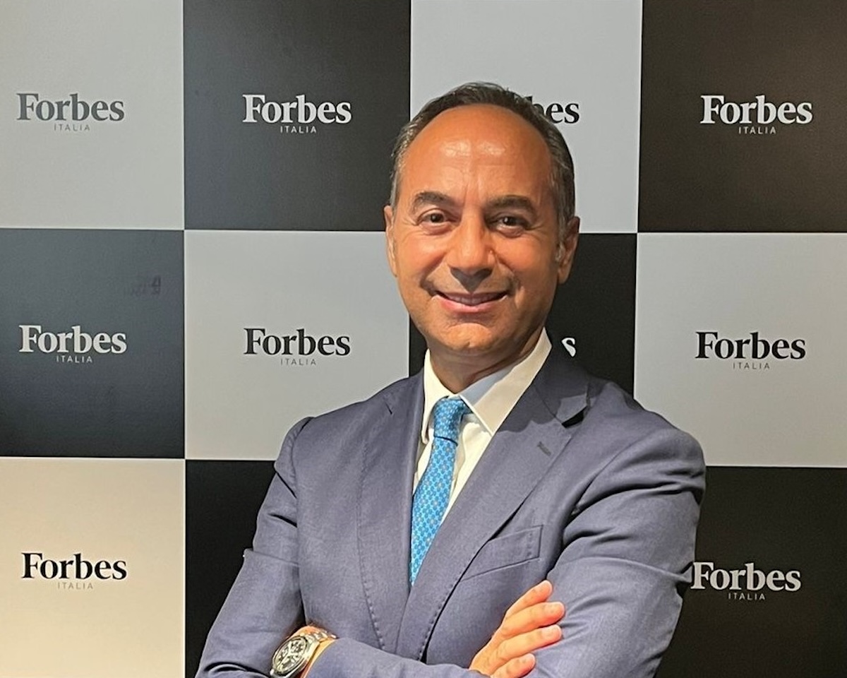 https://www.affaritaliani.it/static/upl2025/marc/0001/marco-toro-presidente-e-ad-nissan-italia-forbes-italia-21.jpg