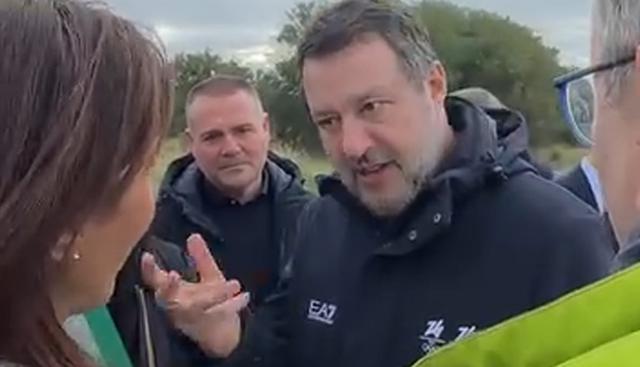 Salvini in Calabria dopo il ciclone Harry: "Nessun euro sarà tolto a Sicilia e Calabria"