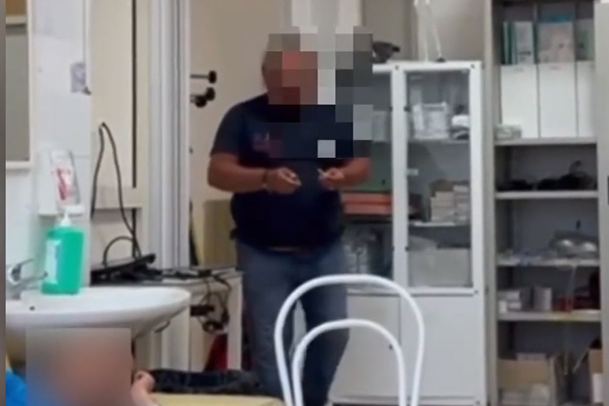 Medico del 118 accende un petardo per svegliare l’infermiere: sospeso dopo il video