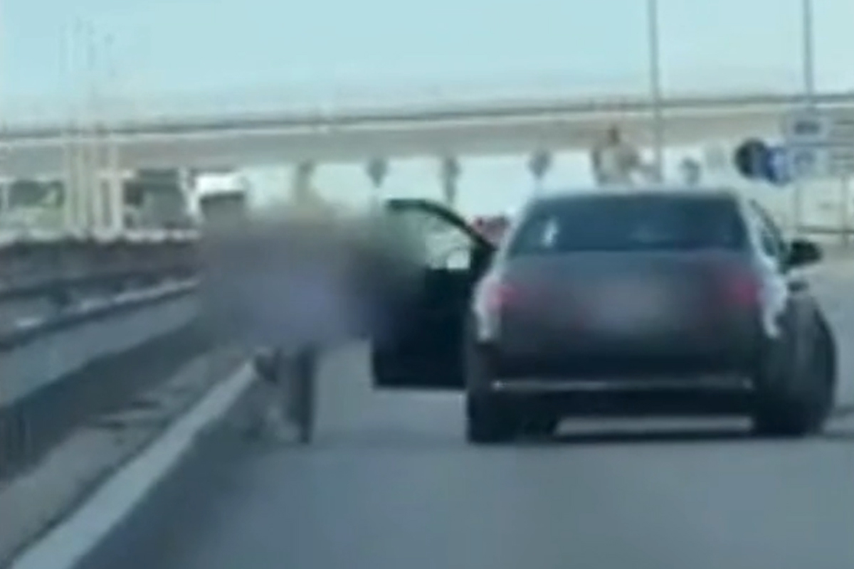 Foggia Cerignola, assalto sulla Statale 16: automobilista rapinato della sua Mercedes Foggia Cerignola, assalto sulla Statale 16: automobilista rapinato della sua Mercedes