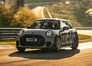 MINI JCW e Bulldog Racing sul podio alla 24 Ore del Nürburgring