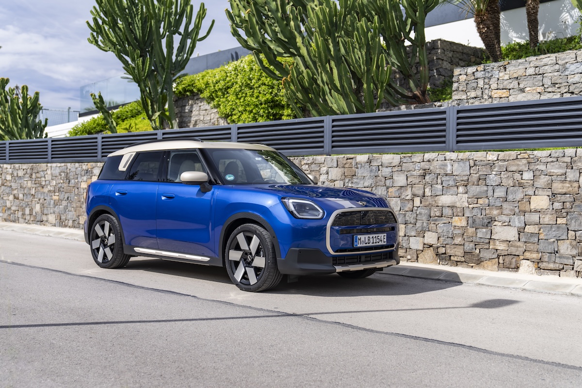 MINI Countryman elettrica supera i 500 km: il SUV elettrico premium compatto guarda al 2026