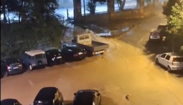 Nubifragio in Toscana: forte maltempo tra Carrara e Massa, scuole chiuse e rischio esondazione del fiume Carrione