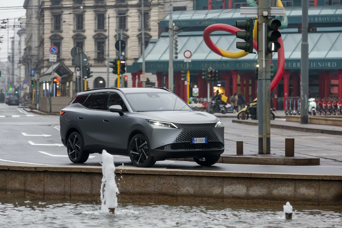 Omoda 7 SHS-P debutta in Italia: il nuovo plug-in hybrid da 279 CV