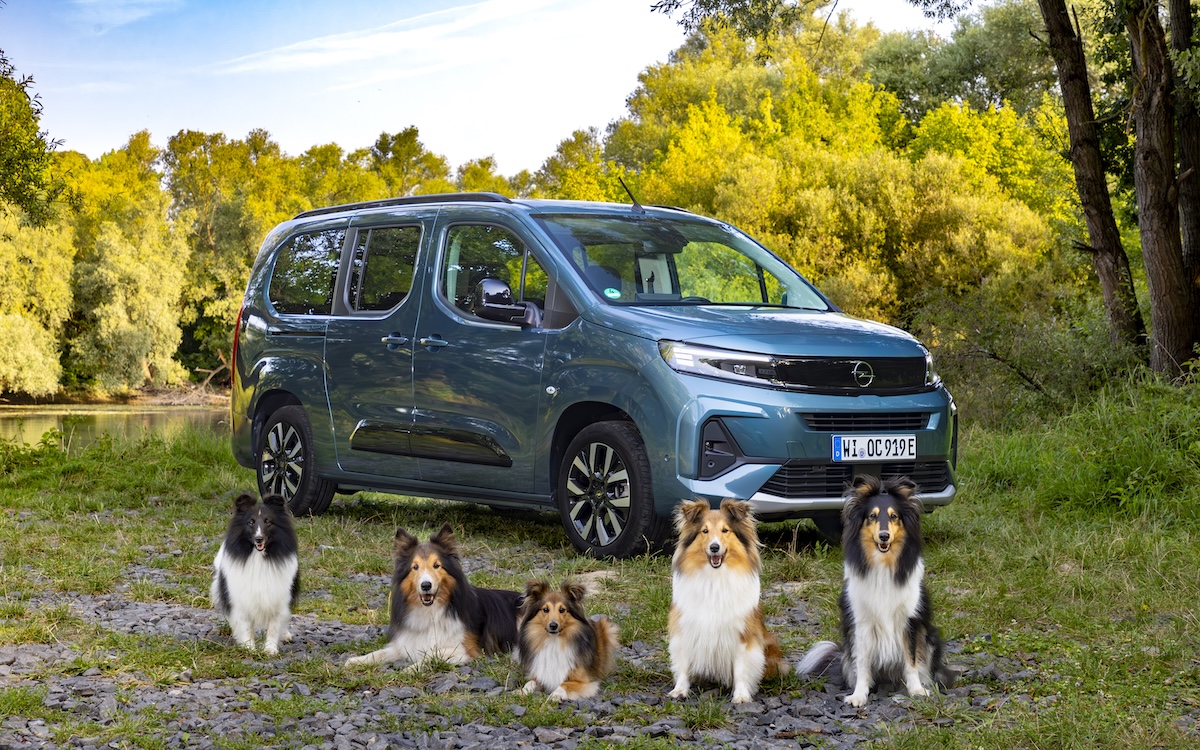 Opel Combo Electric: multispazio dog-friendly per la famiglia