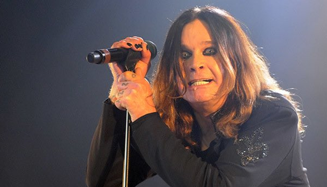 Ozzy Osbourne è morto: l’ultimo live con i Black Sabbath davanti a 50mila fan a Birmingham