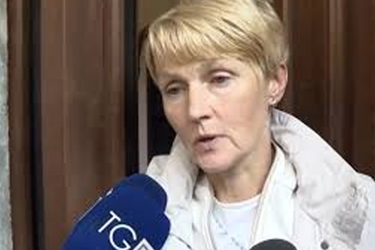 pamela genini la madre denuncia francesco dolci per il furto della cagnolina della figlia poi in diretta tv succede l8217impensabile