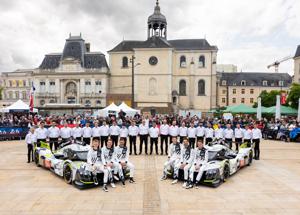 24 Ore di Le Mans 2025: Peugeot 9X8 scalda i motori per il grande ritorno
