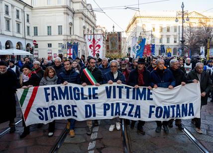 Piazza Fontana, Milano ricorda la strage a 56 anni dall’attentato: “Fu un attacco alla democrazia”
