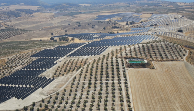 Plenitude: nuovo impianto fotovoltaico da 150 MW a Caparacena tra energia e patrimonio