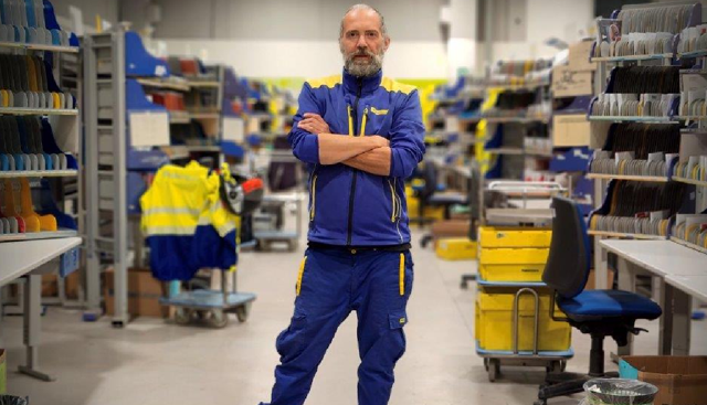 Poste Italiane: ad Aprilia il portalettere che racconta il lavoro quotidiano in vignette
