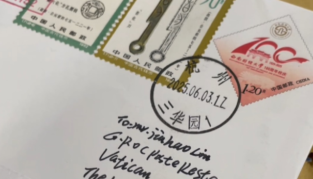 Poste Italiane, 100 chili di lettere al giorno per Papa Leone XIV: un fiume di speranze da tutto il mondo