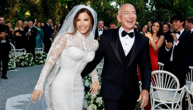 Jeff Bezos e Lauren Sánchez Jeff Bezos e Lauren Sánchez