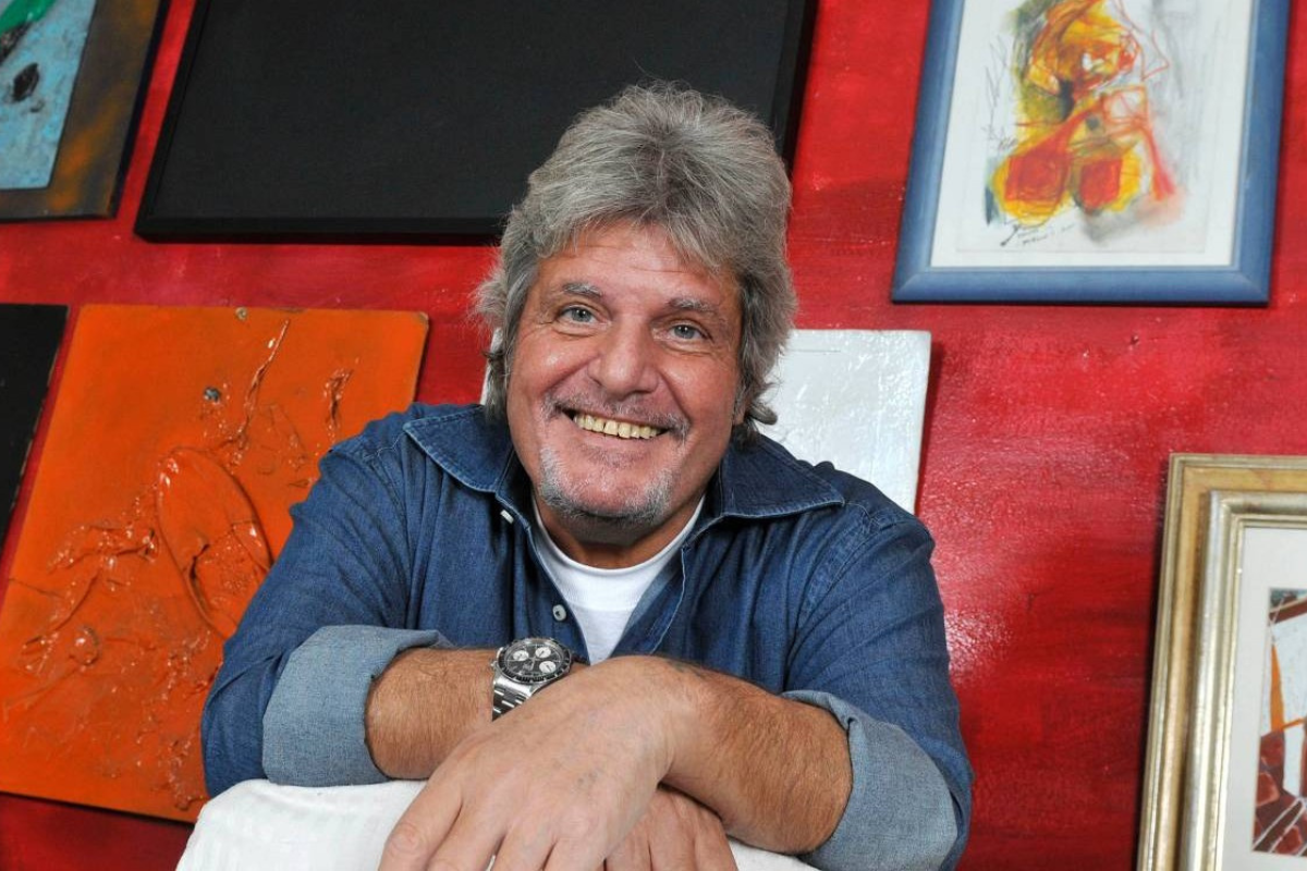 Il mondo del cinema piange Mauro Di Francesco: addio all’attore delle commedie cult anni ’80. Aveva 74 anni