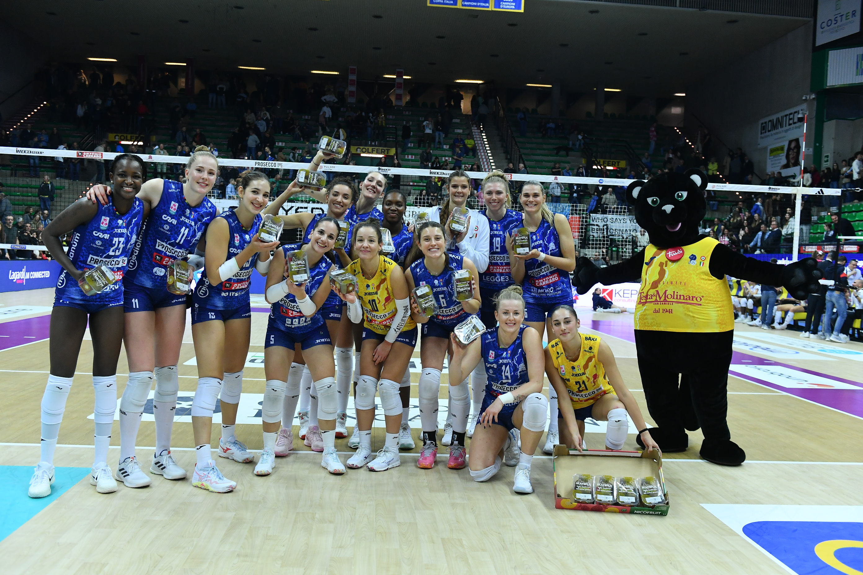 https://www.affaritaliani.it/static/upl2025/pros/prosecco-doc-imoco-volley-conegliano-nicofruit1.jpg