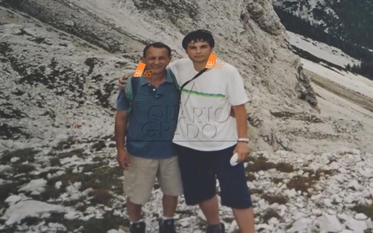 Garlasco: Marco Poggi in vacanza in Trentino con i genitori (foto: Quarto Grado) Garlasco: Marco Poggi in vacanza in Trentino con i genitori (foto: Quarto Grado)