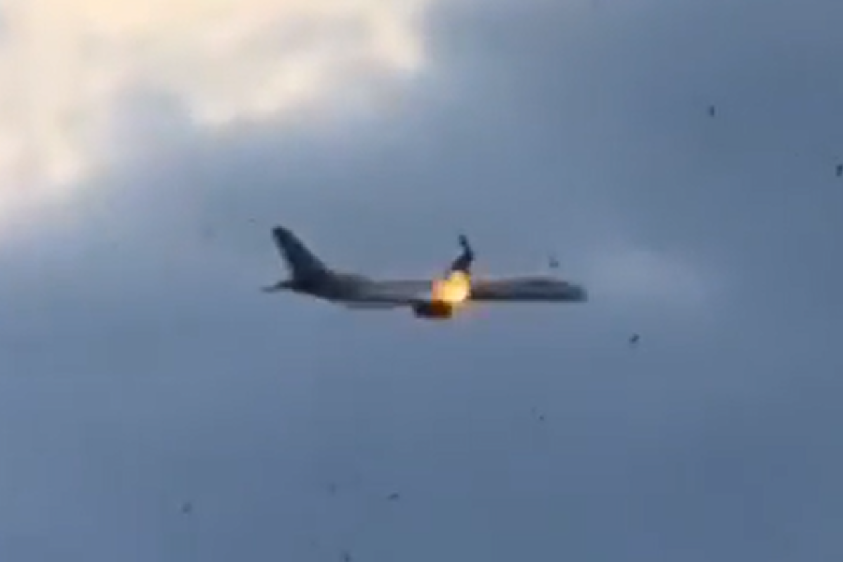 allarme incendio sull8217aereo atterraggio d8217urgenza e momenti di terrore per i 273 viaggiatori